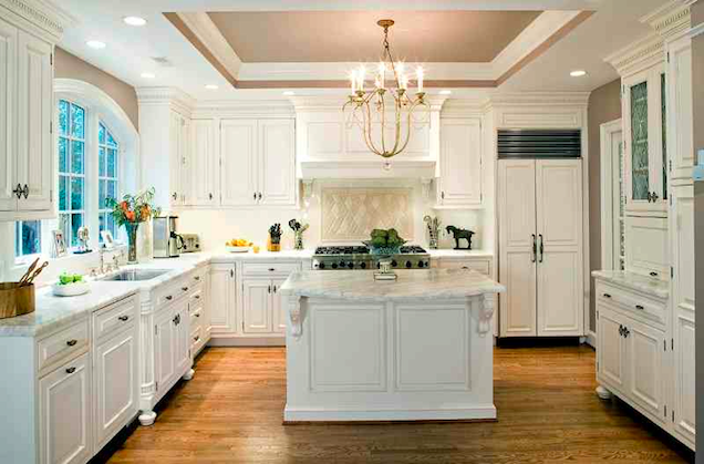 Transitional Kitchen with White Kitchen Cabinets